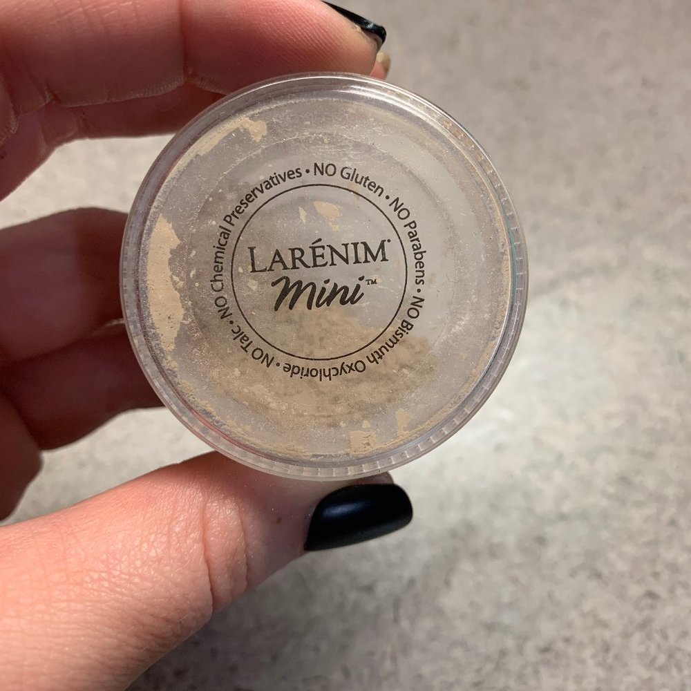 Larenim Mineral Powder Foundation - 3W
